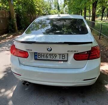 Белый БМВ 3 Серия, объемом двигателя 2 л и пробегом 233 тыс. км за 12700 $, фото 1 на Automoto.ua