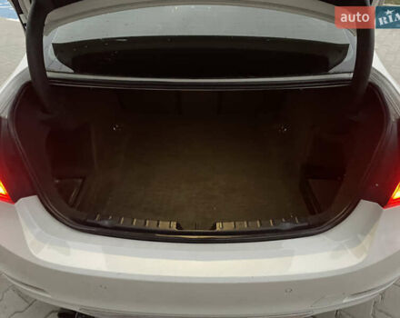 Белый БМВ 3 Серия, объемом двигателя 2 л и пробегом 181 тыс. км за 10200 $, фото 17 на Automoto.ua