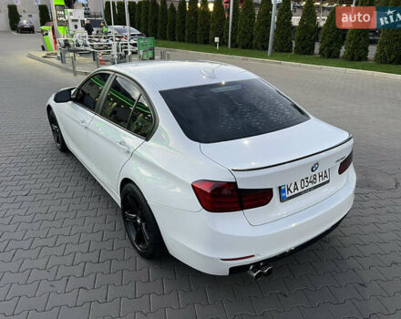 Белый БМВ 3 Серия, объемом двигателя 2 л и пробегом 176 тыс. км за 10100 $, фото 9 на Automoto.ua