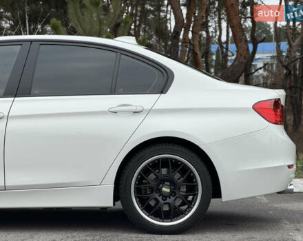 Білий БМВ 3 Серія, об'ємом двигуна 2 л та пробігом 106 тис. км за 13350 $, фото 12 на Automoto.ua