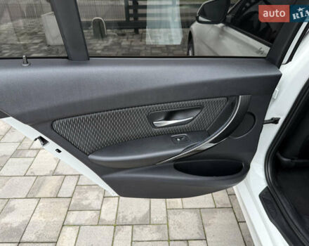 Белый БМВ 3 Серия, объемом двигателя 2 л и пробегом 25 тыс. км за 17000 $, фото 12 на Automoto.ua