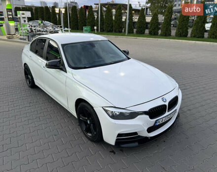 Белый БМВ 3 Серия, объемом двигателя 2 л и пробегом 176 тыс. км за 10100 $, фото 3 на Automoto.ua
