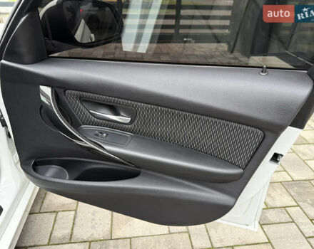 Белый БМВ 3 Серия, объемом двигателя 2 л и пробегом 25 тыс. км за 17000 $, фото 17 на Automoto.ua