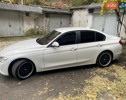 БМВ 3 Серия 2012 в Обухове на Automoto.ua Белый БМВ 3 Серия, объемом двигателя 2 л и пробегом 106 тыс. км за 13500 $, фото 5 на Automoto.ua