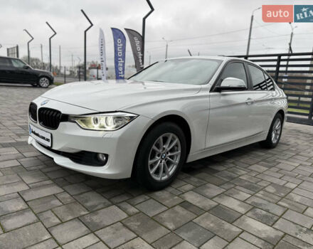 Белый БМВ 3 Серия, объемом двигателя 2 л и пробегом 25 тыс. км за 17000 $, фото 3 на Automoto.ua