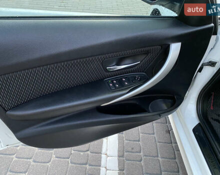 Білий БМВ 3 Серія, об'ємом двигуна 2 л та пробігом 200 тис. км за 11000 $, фото 10 на Automoto.ua