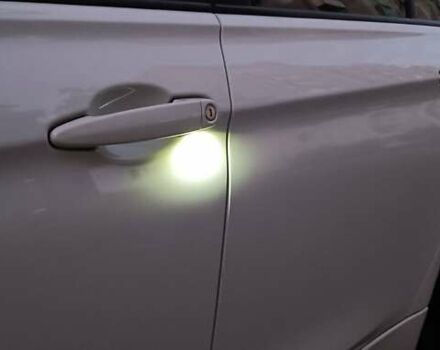 Білий БМВ 3 Серія, об'ємом двигуна 2 л та пробігом 189 тис. км за 15500 $, фото 56 на Automoto.ua