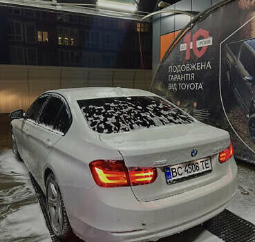 БМВ 3 Серия 2013 в Львове на Automoto.ua Белый БМВ 3 Серия, объемом двигателя 2 л и пробегом 149 тыс. км за 13600 $, фото 6 на Automoto.ua