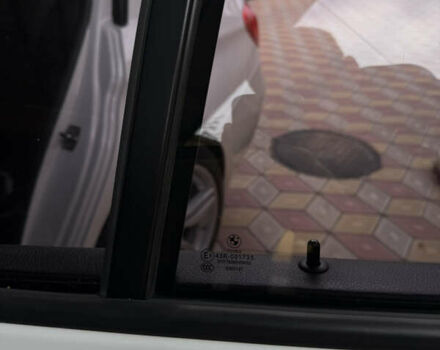 Белый БМВ 3 Серия, объемом двигателя 3 л и пробегом 184 тыс. км за 17000 $, фото 52 на Automoto.ua