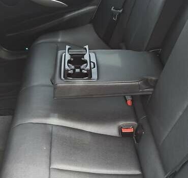 Білий БМВ 3 Серія, об'ємом двигуна 2 л та пробігом 155 тис. км за 15000 $, фото 28 на Automoto.ua