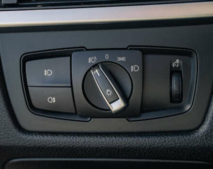 Білий БМВ 3 Серія, об'ємом двигуна 2 л та пробігом 229 тис. км за 17700 $, фото 15 на Automoto.ua