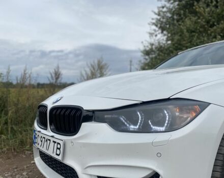 Белый БМВ 3 Серия, объемом двигателя 2 л и пробегом 170 тыс. км за 12800 $, фото 1 на Automoto.ua