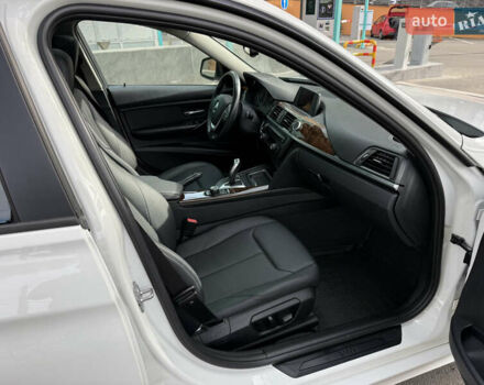 БМВ 3 Серия 2013 в Одессе на Automoto.ua Белый БМВ 3 Серия, объемом двигателя 2 л и пробегом 138 тыс. км за 10900 $, фото 19 на Automoto.ua