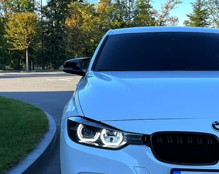 Белый БМВ 3 Серия, объемом двигателя 2 л и пробегом 215 тыс. км за 13499 $, фото 9 на Automoto.ua