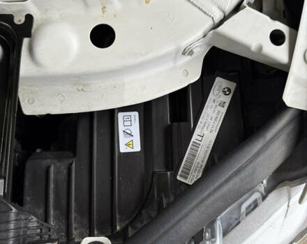 Белый БМВ 3 Серия, объемом двигателя 3 л и пробегом 184 тыс. км за 17000 $, фото 24 на Automoto.ua