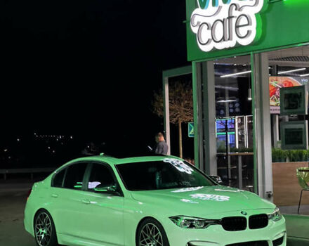 Белый БМВ 3 Серия, объемом двигателя 2 л и пробегом 222 тыс. км за 15000 $, фото 12 на Automoto.ua