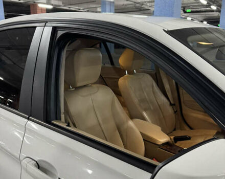 Білий БМВ 3 Серія, об'ємом двигуна 2 л та пробігом 101 тис. км за 13700 $, фото 7 на Automoto.ua