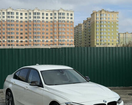 Белый БМВ 3 Серия, объемом двигателя 2 л и пробегом 257 тыс. км за 12400 $, фото 3 на Automoto.ua
