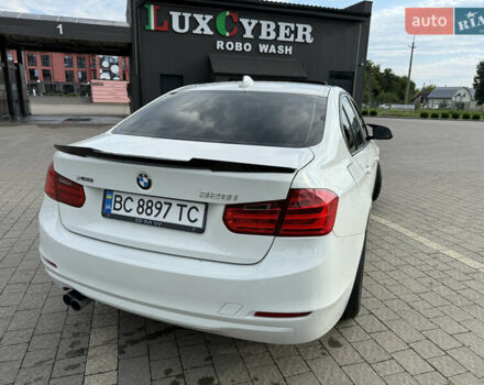 Белый БМВ 3 Серия, объемом двигателя 2 л и пробегом 146 тыс. км за 12700 $, фото 4 на Automoto.ua
