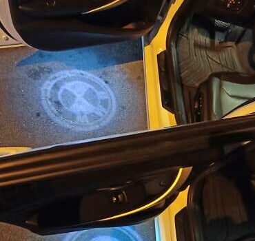 Білий БМВ 3 Серія, об'ємом двигуна 2 л та пробігом 155 тис. км за 15000 $, фото 34 на Automoto.ua