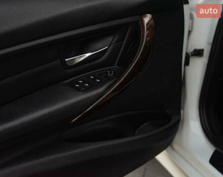 Белый БМВ 3 Серия, объемом двигателя 2 л и пробегом 140 тыс. км за 12500 $, фото 12 на Automoto.ua