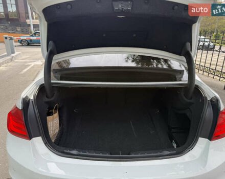 БМВ 3 Серия 2013 в Одессе на Automoto.ua Белый БМВ 3 Серия, объемом двигателя 2 л и пробегом 138 тыс. км за 10900 $, фото 15 на Automoto.ua