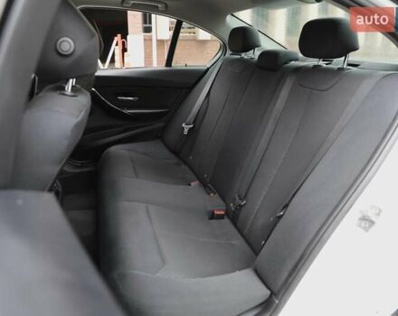 Белый БМВ 3 Серия, объемом двигателя 2 л и пробегом 180 тыс. км за 13000 $, фото 7 на Automoto.ua