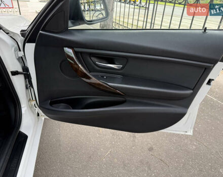 БМВ 3 Серия 2013 в Одессе на Automoto.ua Белый БМВ 3 Серия, объемом двигателя 2 л и пробегом 138 тыс. км за 10900 $, фото 18 на Automoto.ua