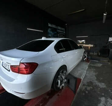 БМВ 3 Серия 2013 в Львове на Automoto.ua Белый БМВ 3 Серия, объемом двигателя 2 л и пробегом 149 тыс. км за 13600 $, фото 5 на Automoto.ua