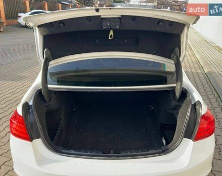 Білий БМВ 3 Серія, об'ємом двигуна 2 л та пробігом 217 тис. км за 9900 $, фото 12 на Automoto.ua