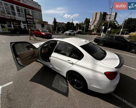 Белый БМВ 3 Серия, объемом двигателя 2 л и пробегом 163 тыс. км за 16500 $, фото 2 на Automoto.ua