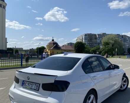 Белый БМВ 3 Серия, объемом двигателя 2 л и пробегом 170 тыс. км за 12800 $, фото 2 на Automoto.ua