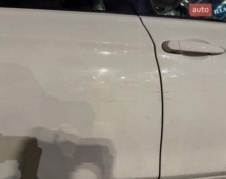 Білий БМВ 3 Серія, об'ємом двигуна 2 л та пробігом 109 тис. км за 12500 $, фото 9 на Automoto.ua