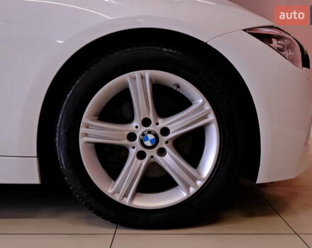 Белый БМВ 3 Серия, объемом двигателя 2 л и пробегом 245 тыс. км за 14500 $, фото 16 на Automoto.ua