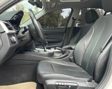 Белый БМВ 3 Серия, объемом двигателя 2 л и пробегом 219 тыс. км за 11000 $, фото 9 на Automoto.ua