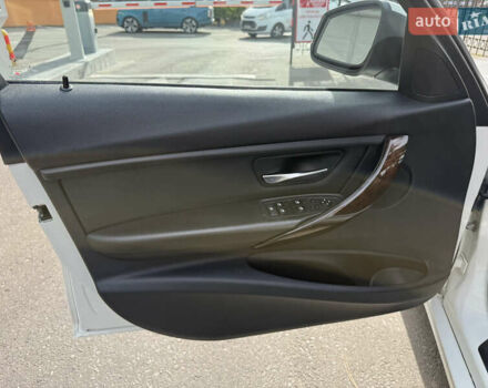 БМВ 3 Серия 2013 в Одессе на Automoto.ua Белый БМВ 3 Серия, объемом двигателя 2 л и пробегом 138 тыс. км за 10900 $, фото 10 на Automoto.ua