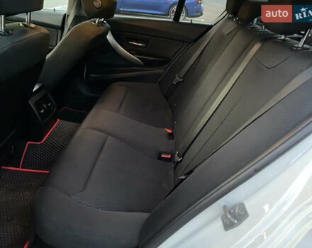 Білий БМВ 3 Серія, об'ємом двигуна 2 л та пробігом 200 тис. км за 11000 $, фото 11 на Automoto.ua