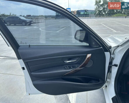 Белый БМВ 3 Серия, объемом двигателя 3 л и пробегом 140 тыс. км за 20000 $, фото 11 на Automoto.ua