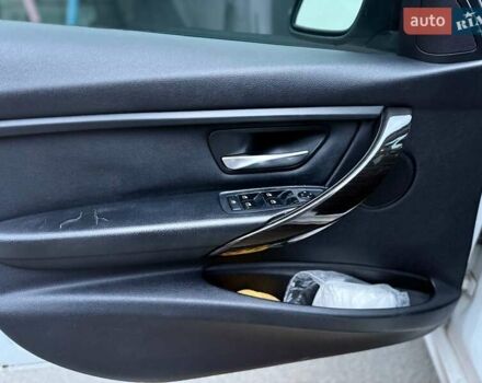 Белый БМВ 3 Серия, объемом двигателя 2 л и пробегом 197 тыс. км за 11500 $, фото 39 на Automoto.ua