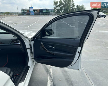 Белый БМВ 3 Серия, объемом двигателя 3 л и пробегом 140 тыс. км за 20000 $, фото 12 на Automoto.ua