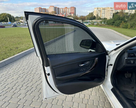 Белый БМВ 3 Серия, объемом двигателя 2 л и пробегом 114 тыс. км за 15700 $, фото 9 на Automoto.ua