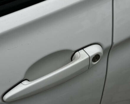 Білий БМВ 3 Серія, об'ємом двигуна 2 л та пробігом 174 тис. км за 9500 $, фото 5 на Automoto.ua