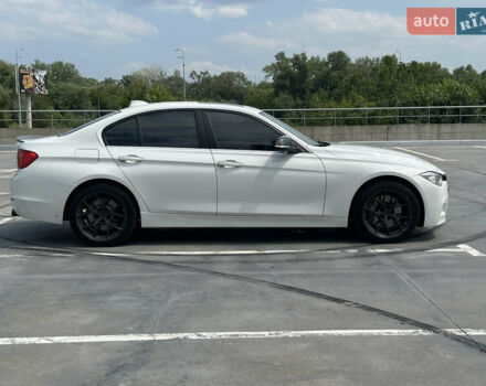 Белый БМВ 3 Серия, объемом двигателя 3 л и пробегом 140 тыс. км за 20000 $, фото 5 на Automoto.ua