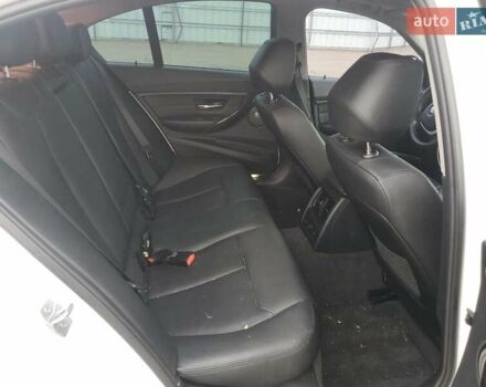 БМВ 3 Серия 2014 в Ивано-Франковске на Automoto.ua Белый БМВ 3 Серия, объемом двигателя 3 л и пробегом 112 тыс. км за 3900 $, фото 9 на Automoto.ua