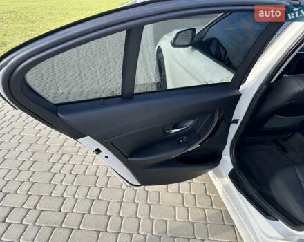 Белый БМВ 3 Серия, объемом двигателя 2 л и пробегом 114 тыс. км за 15700 $, фото 18 на Automoto.ua