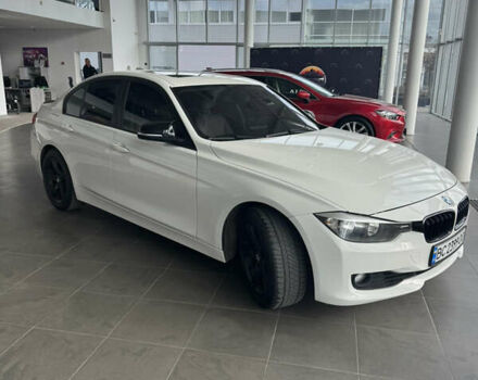Белый БМВ 3 Серия, объемом двигателя 2 л и пробегом 240 тыс. км за 13000 $, фото 1 на Automoto.ua