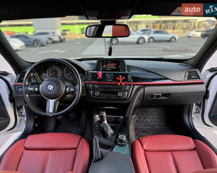 Білий БМВ 3 Серія, об'ємом двигуна 2 л та пробігом 262 тис. км за 15000 $, фото 20 на Automoto.ua