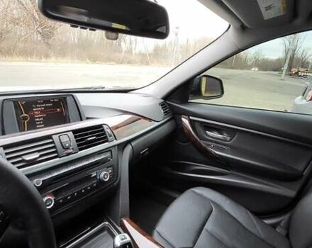 Білий БМВ 3 Серія, об'ємом двигуна 2 л та пробігом 180 тис. км за 12800 $, фото 6 на Automoto.ua