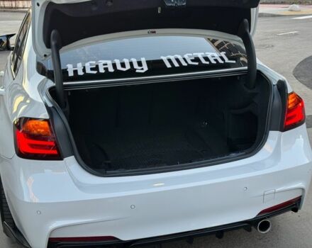 Білий БМВ 3 Серія, об'ємом двигуна 3 л та пробігом 178 тис. км за 18000 $, фото 19 на Automoto.ua