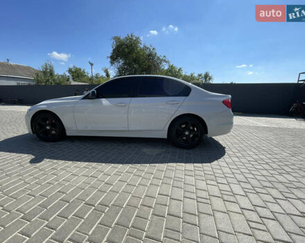 Белый БМВ 3 Серия, объемом двигателя 2 л и пробегом 155 тыс. км за 12000 $, фото 1 на Automoto.ua